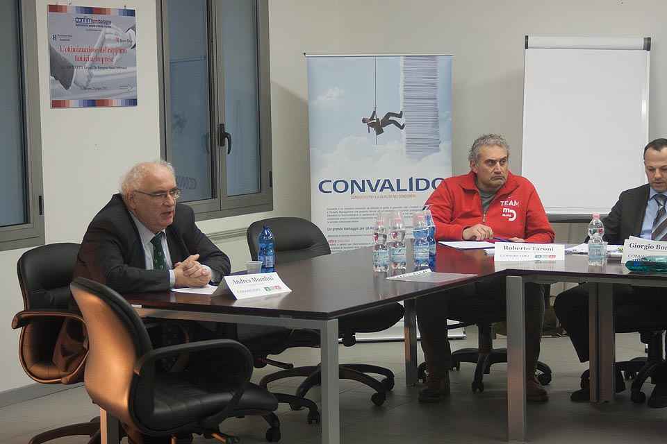 Andrea Mondini parla al meeting LISIAI Bologna